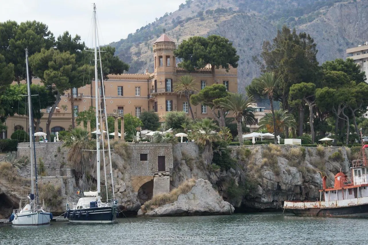 Botel Hotel Minicrociereinbarca Palermo Italia